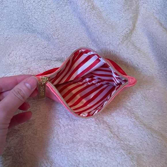 IPSY Bag with Four Sample Size Products - Picture 4 of 4